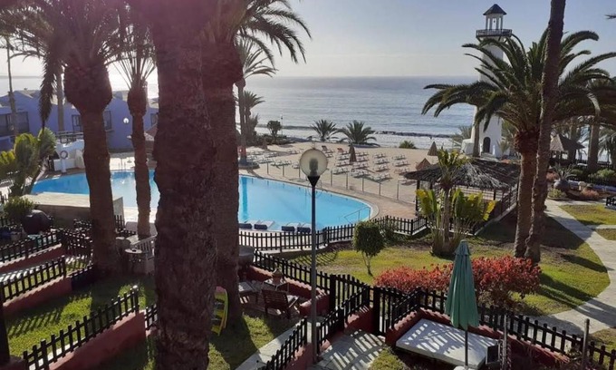 Playa del Aguila Apartment | Charming Bellagio SUN CLUB