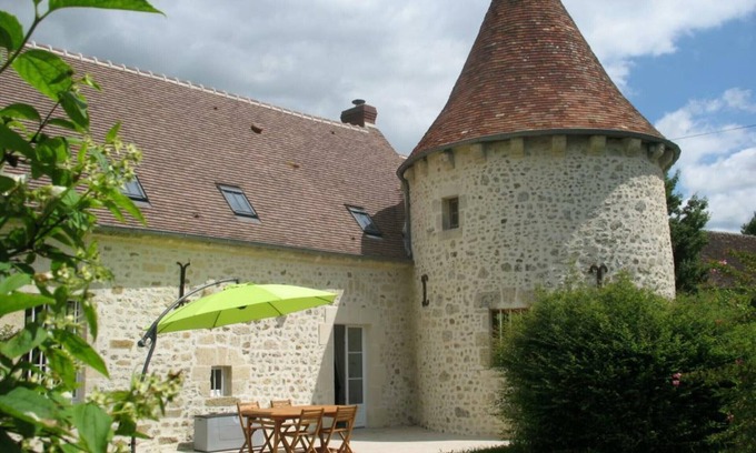 Coulonges-sur-Sarthe Cottage | Charming cottage with garden & EV charging - 6 bedrooms, Normandy-Maine Park