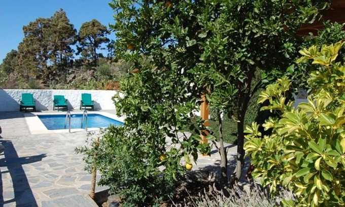 Las Vegas Cottage | Charming Casa Sofia: Tranquil Private Home with Pool, BBQ in Las Vegas