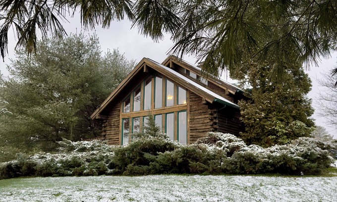 Tunkhannock Cabin | Charming Cabin Retreat - Hot Tub, Sauna + Pool!
