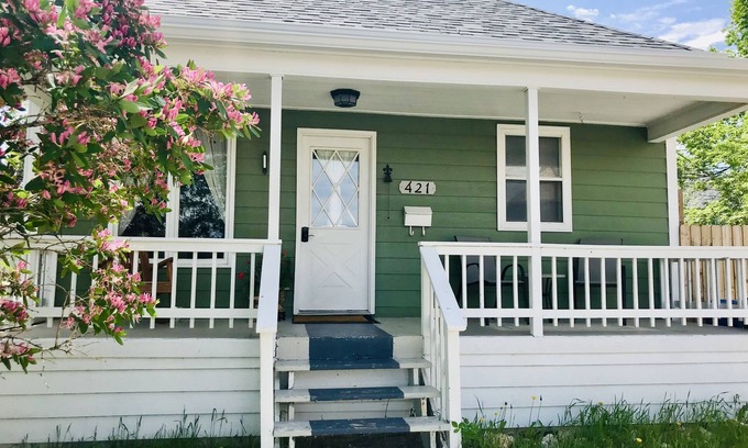 Rapid City House | Charming Centennial Cottage-Downtown!