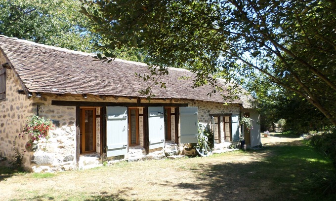 La Porcherie Cottage | Charming character cottage in the heart of the French lake district