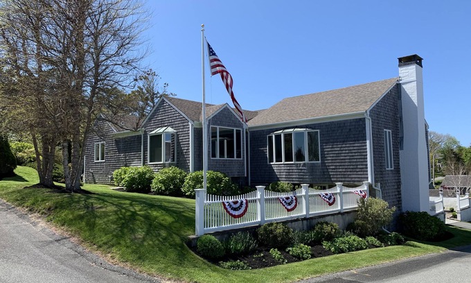 North Chatham House | Charming Chatham Cottage!