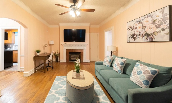 Montgomery House | Charming Cloverdale 1 BR Home w/Home Office & King Bed
