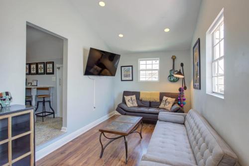 Mid-City House | Charming Conti Nest with Large Courtyard
