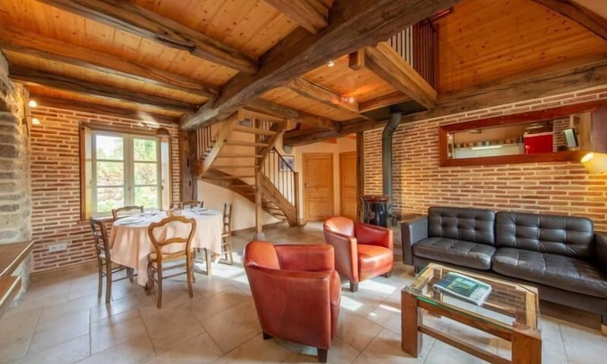 Vitry-aux-Loges Cottage | Charming Cottage with Sauna, Fireplace, and Countryside Views in Loiret