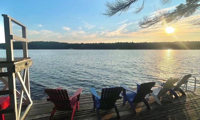 Seguin Cottage | Charming Cottage In Muskoka, on Lake Joe, Minutes from Golf & Winter Activities