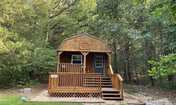 Garfield Cottage | Charming cottage tucked in the serenity of nature