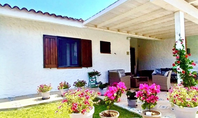 Agrustos House | Charming cottage (with private garden) few steps from the beach
