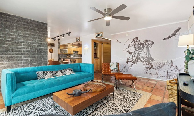 Entertainment District House | Charming Cowboy themed 2-bedroom townhome
