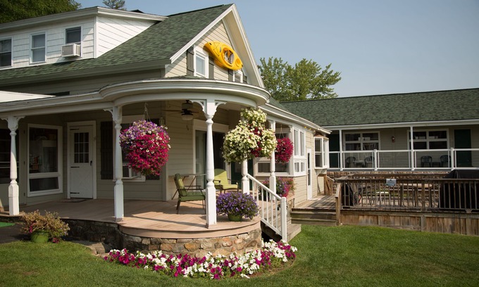 Lake George House | Charming Direct Lake Front Home