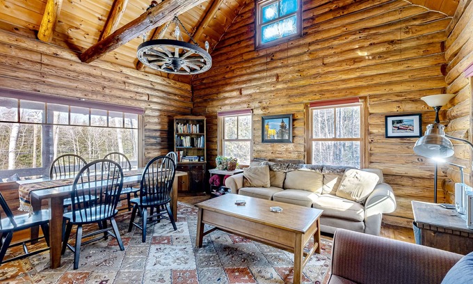 Jackson Cabin | Charming, dog-friendly cabin with an exercise room near golf course