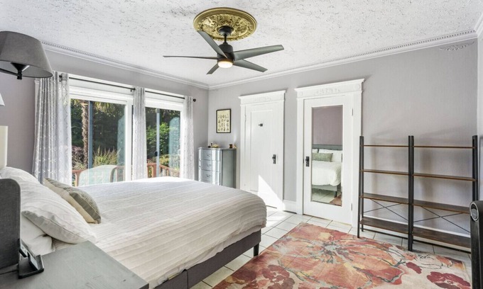 Rose City Park House | Charming & elegant 4BR Vintage Bungalow w/backyard oasis