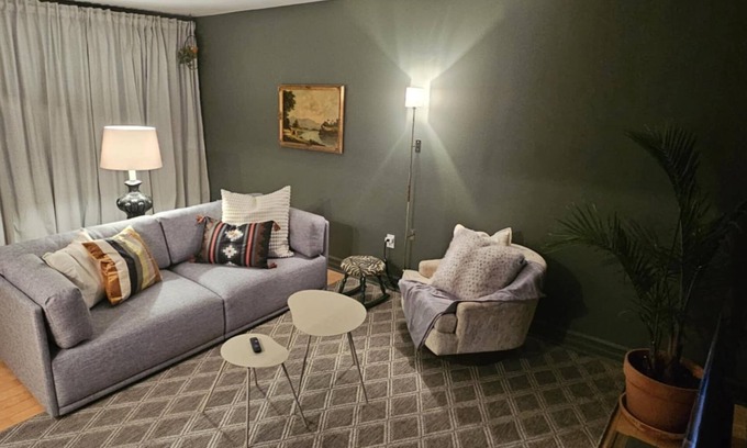 Saint-Lambert Apartment | Charming family and pet-friendly 2 bedrooms apartment, near parks and metro