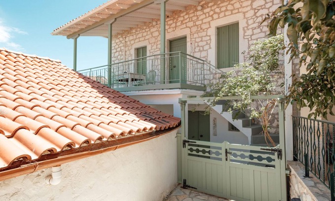 Spartochori Apartment | Charming flat at village centre - WiFi, parking, amenities nearby, shared pool