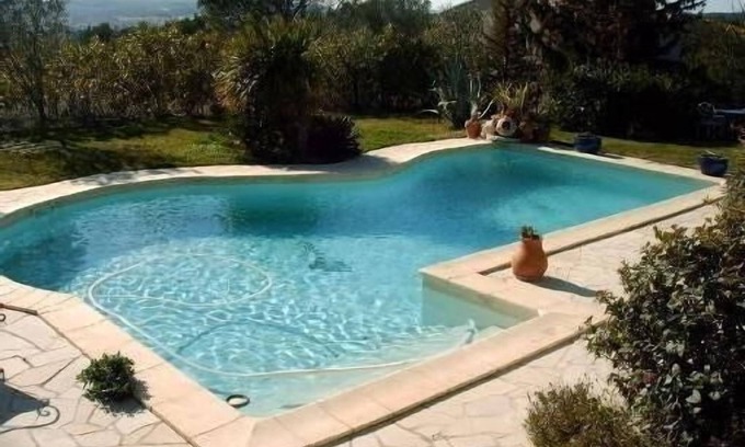 Les Hauts de Villeneuve Villa | Charming villa with swimming pool, Avignon, 6 people, large Mediterranean garden