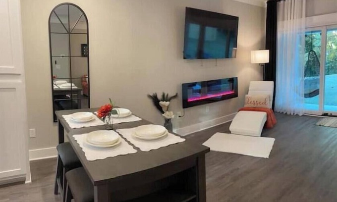 Gainesville House | Charming Gainesville Townhome 2