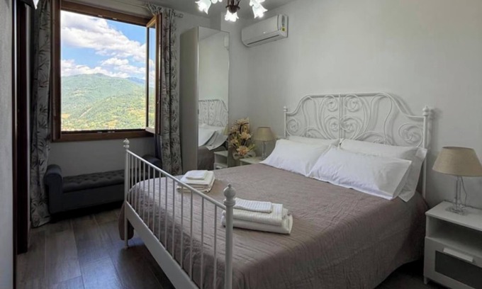 Dicomano House | Charming Guest Room in Villa Casavecchia