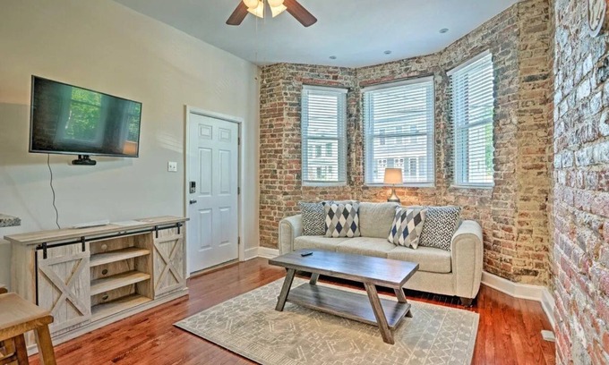 Church Hill Apartment | Charming Historic 1-bedroom apartment with WiFi, AC in pleasant Richmond