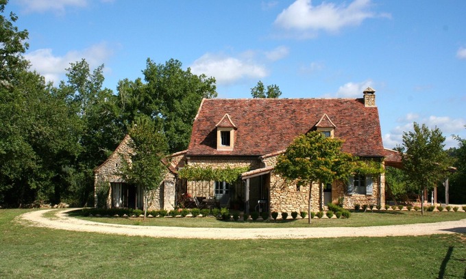 Savignac-de-Miremont House | CHARMING HOUSE WITH HEATED SWIMMING POOL