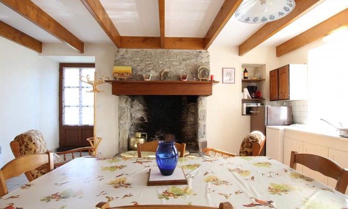Annoville Cottage | Charming holiday home in Annoville, near beaches