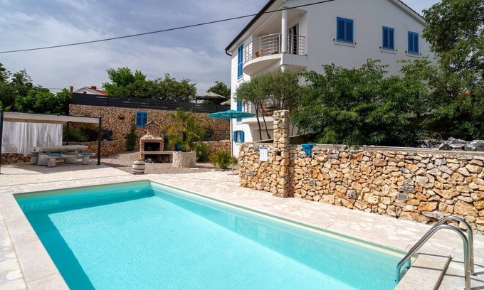 Garica Villa | Charming holiday home Padrone in a quiet environment