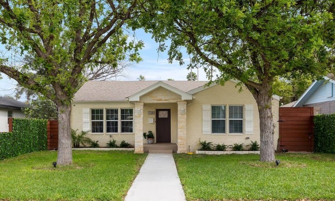McAllen House | Charming Home In Downtown McAllen