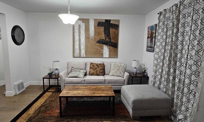 Niagara Falls House | Charming home in Niagara Falls