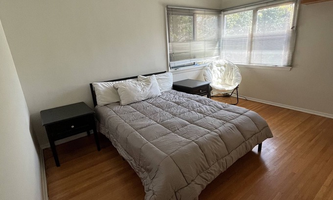 West Los Angeles House | Charming House Ideally Located in West Los Angeles.