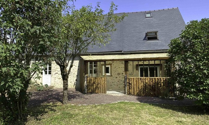 Rouperroux Cottage | Charming house in Rouperroux with garden and WIFI