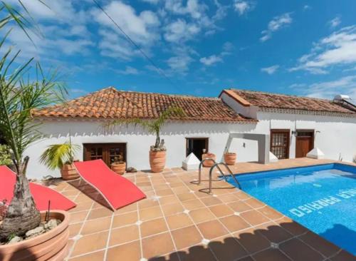 Valle de Guerra House | Charming house in San Cristóbal de La Laguna with shared pool