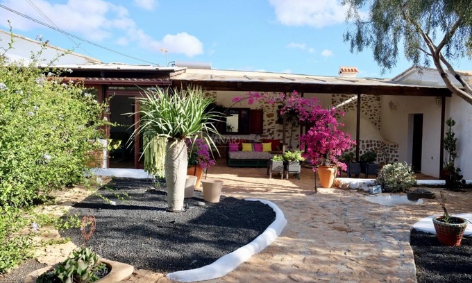 Triquivijate Apartment | Charming House in Triquivijate with Private Pool, Mini Golf and BBQ