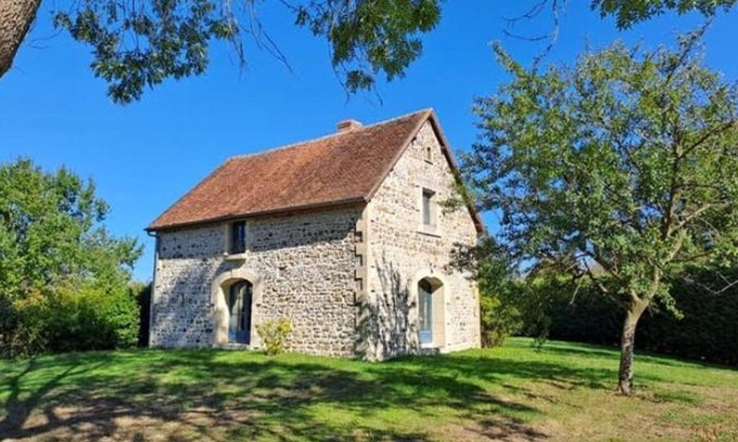 Autry-Issards Cottage | Charming house with garden and pets allowed, near hiking trails