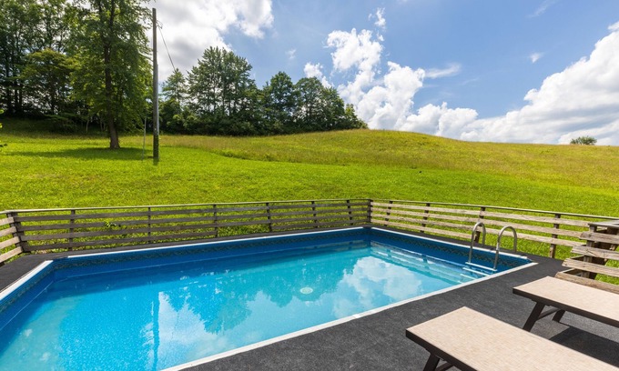 New Plymouth House | Charming house with a private swimming pool and hot tub in Hocking Hills.