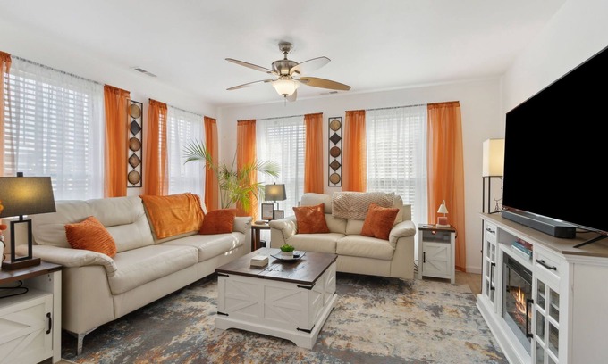 Cedartown House | Charming House with King Bed, Fenced Yard, WiFi in the Heart of Quaint Cedartown