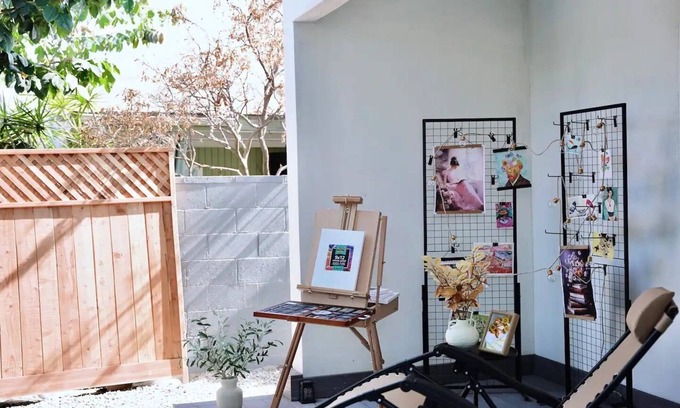 Park Mesa Heights House | Charming LA Comfort with Artistic Vibe – Your 3BR Family Haven