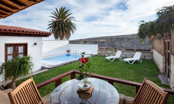 Arico el Nuevo Cottage | Charming La Jara House with Private Pool and Stunning Mountain Views i