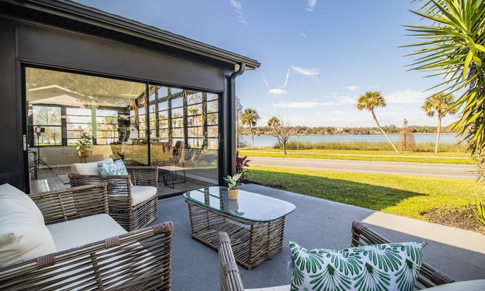 Dixieland House | Charming lakefront home minutes from downtown Lakeland!