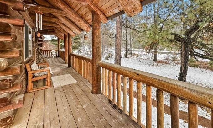 Donnelly Cabin | Charming Log Cabin in Donnelly