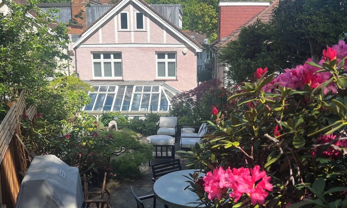 Highgate House | Charming London Hideaway!