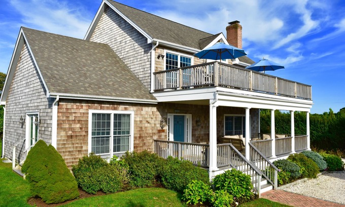 Montauk House | Charming Montauk Beach House off East Lake Drive - Sunset and Water Views