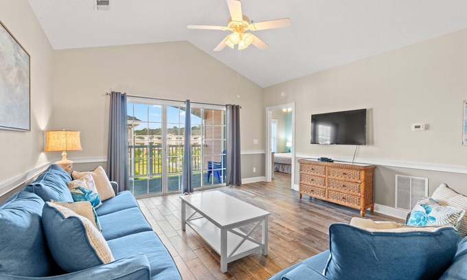 Central Myrtle Beach Condo | Charming Myrtlewood Condo Sleeps 6 Off-Season Getaway