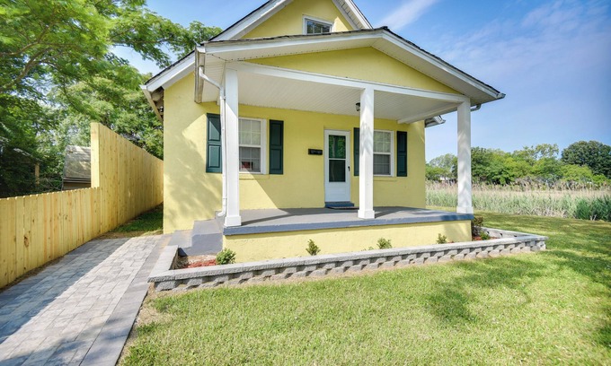 Newport News Cottage | Charming Newport News Cottage < 1 Mi to Ocean!