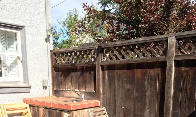 Berkeley Hills Apartment | Charming North Berkeley Garden Flat Walkable to UC Berkeley and Gourmet Ghetto