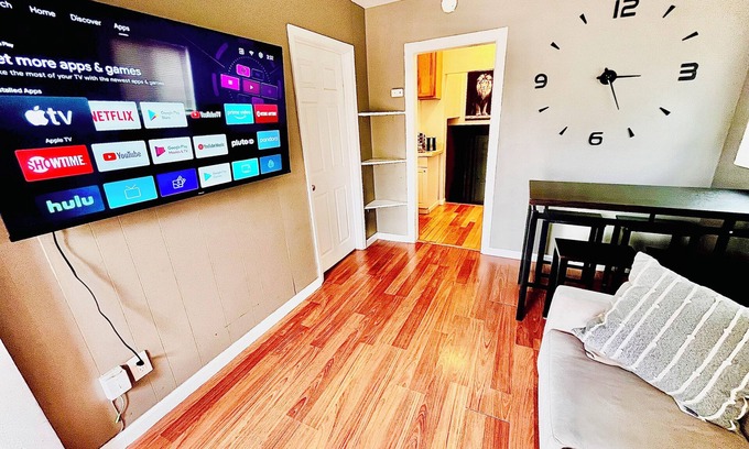 North Park Apartment | Charming North Park Apartment 2beds w/Office Private Yard, Onsite Parking & Pets