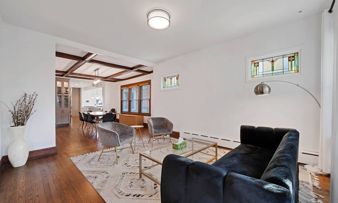 Oak Park House | Charming Oak Park 4BD/3.5BA and 2 Private Parking by AllSet Turnover