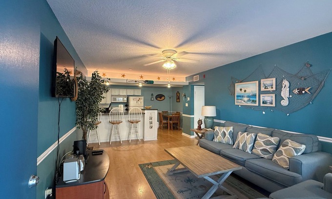Cocoa Beach Condo | Charming Oceanfront 1-bedroom condo in fantastic Cocoa Beach with AC