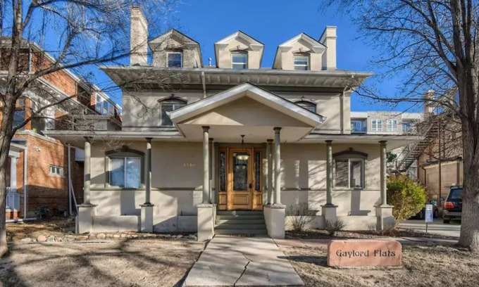 City Park West Condo | Charming one bedroom condo with parking in a premier location.