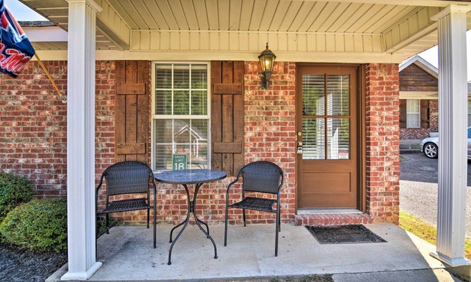 Oxford House | Charming Oxford Home ~ 1 Mi to Ole Miss Campus