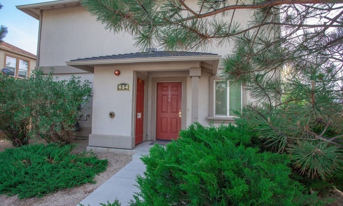 Sparks Apartment | Charming Pet Friendly Downtown Sparks Apartment